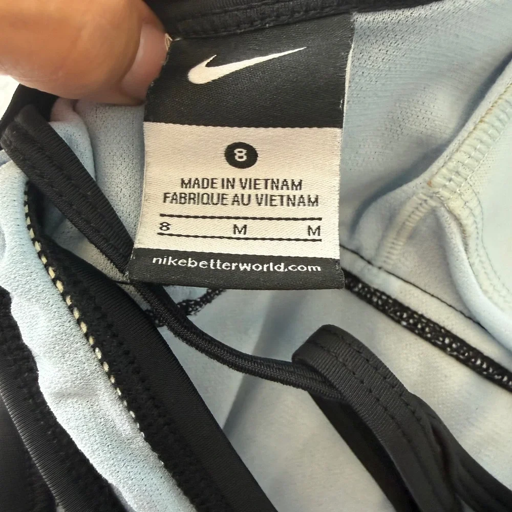 Nike women one